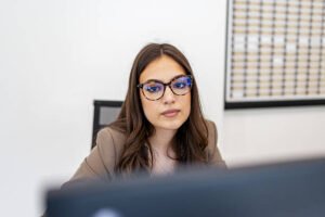 Travailler avec la meilleure agence web Lyon offre un potentiel énorme pour votre visibilité en ligne, mais certaines erreurs